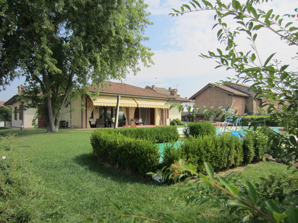 Marinella B&B Cornale Luaran gambar
