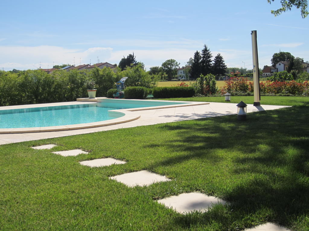 Marinella B&B Cornale Luaran gambar