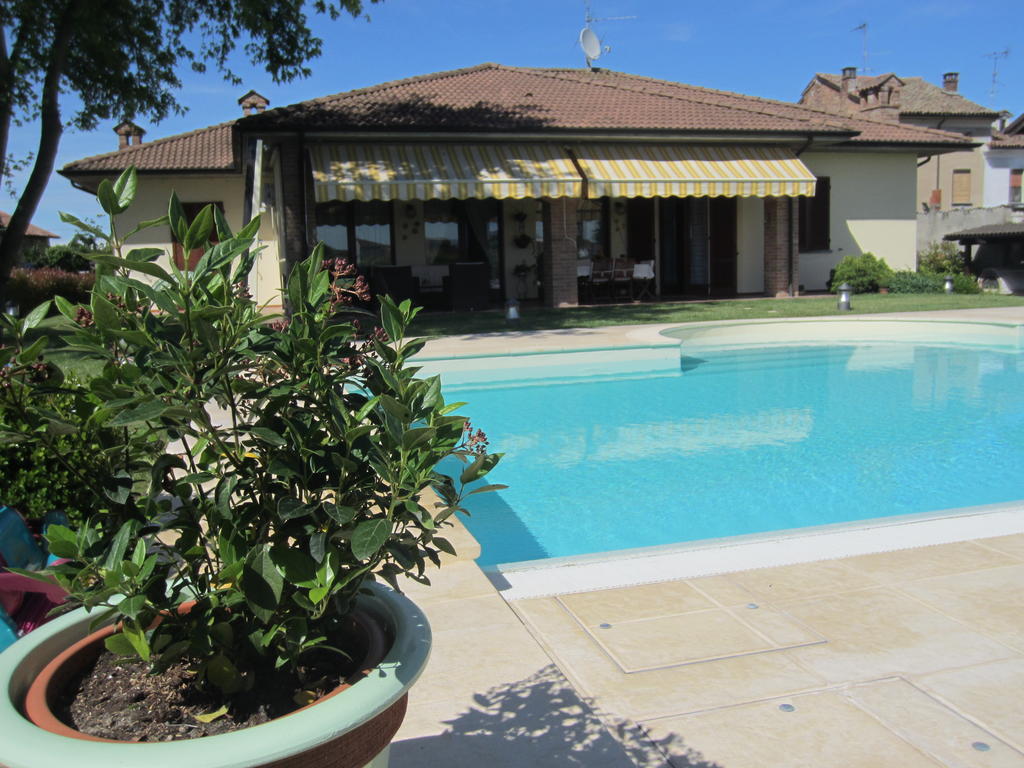 Marinella B&B Cornale Luaran gambar
