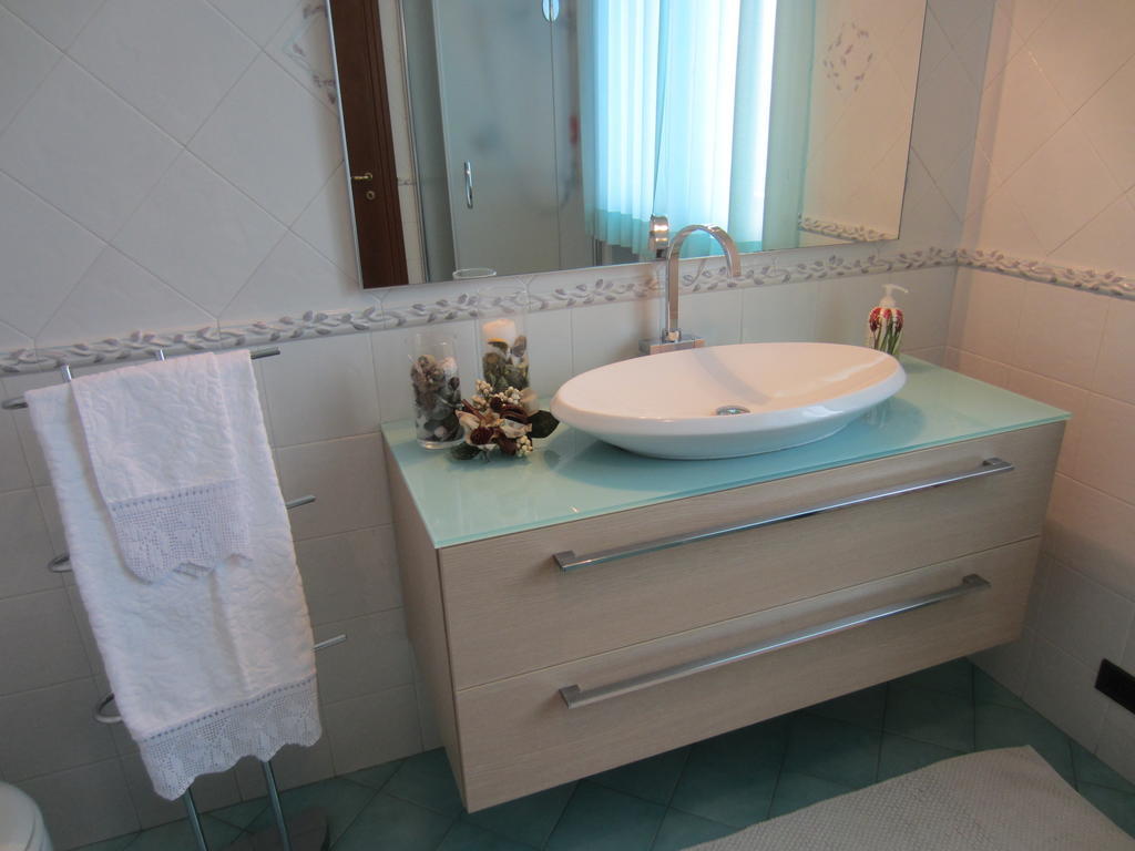 Marinella B&B Cornale Bilik gambar