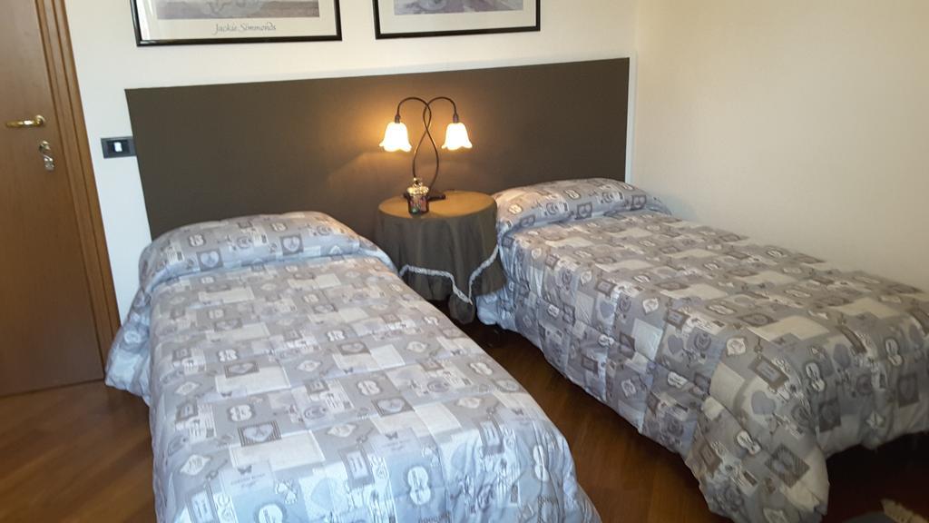 Marinella B&B Cornale Luaran gambar