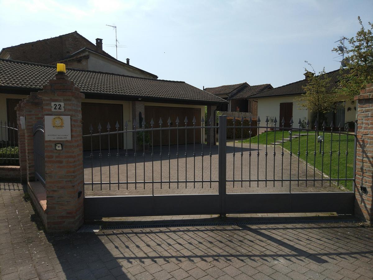 Marinella B&B Cornale Luaran gambar