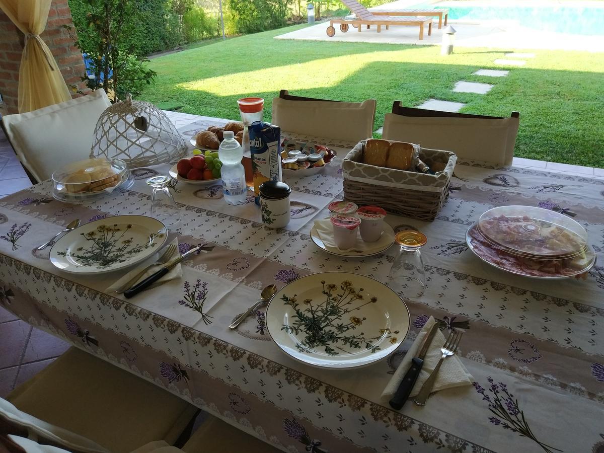 Marinella B&B Cornale Luaran gambar
